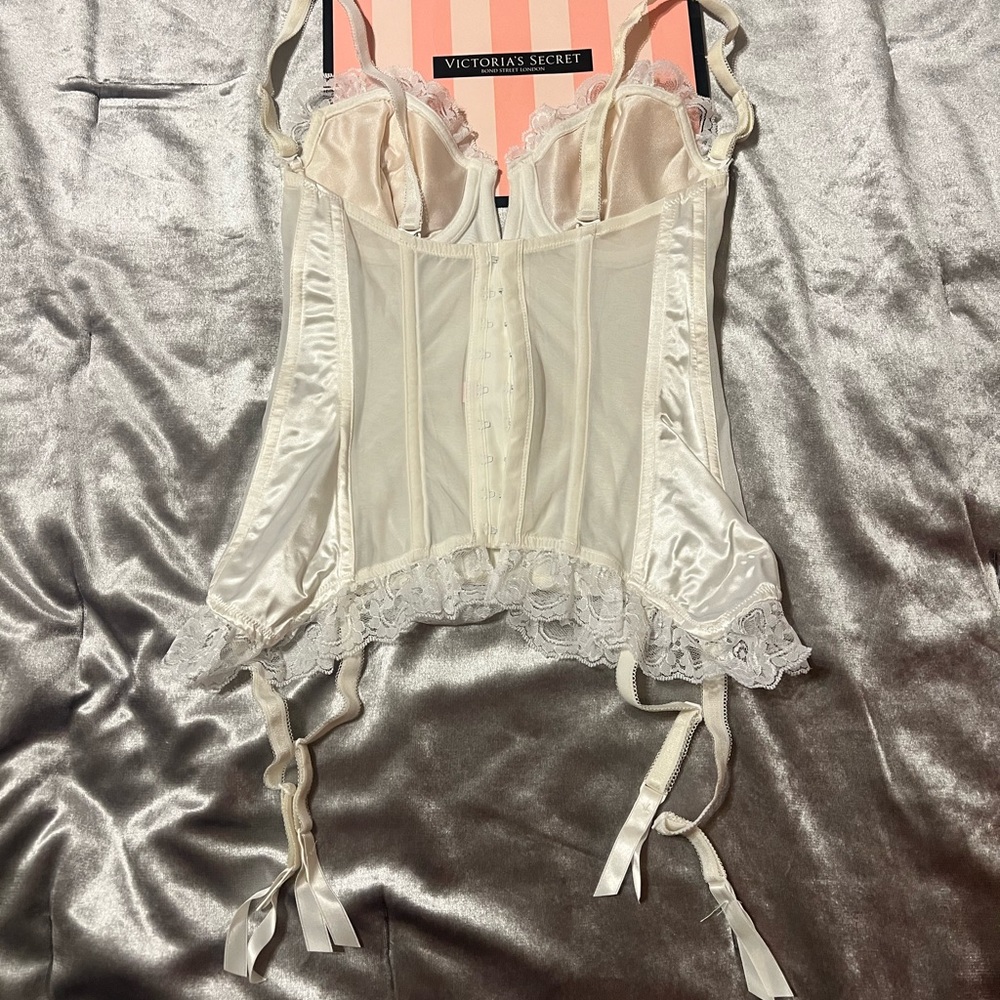 Victoria’s Secret Y2K lace/ silky mesh white bustier corset - Picture 8 of 13